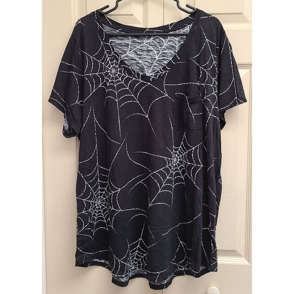 🆕️ Torrid Spiderweb Black And White Pocket Heritage Slub V-Neck Tee - Picture 2 of 3